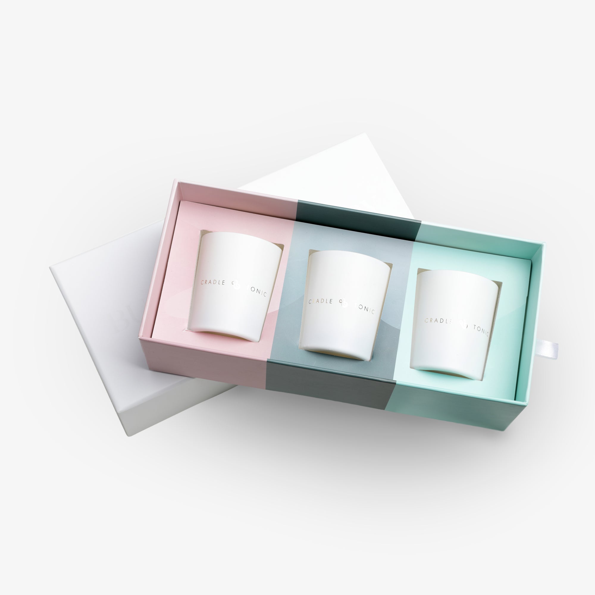cradle-and-tonic-gifts-for-new-mums-duftkerzen-set-3x75g image 1
