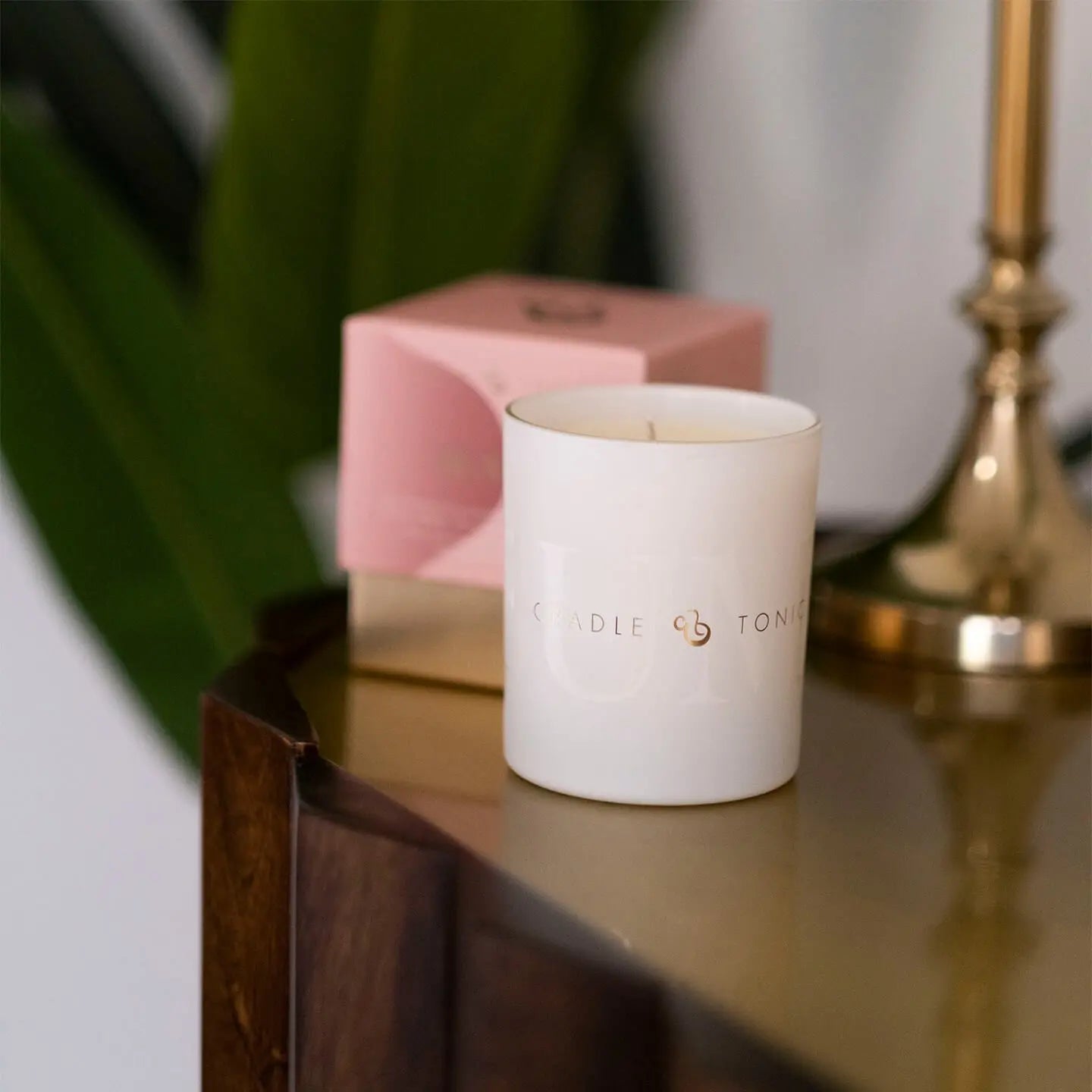 cradle-and-tonic-pregnancy-candle-duftkerze-220g-lavendel image 4