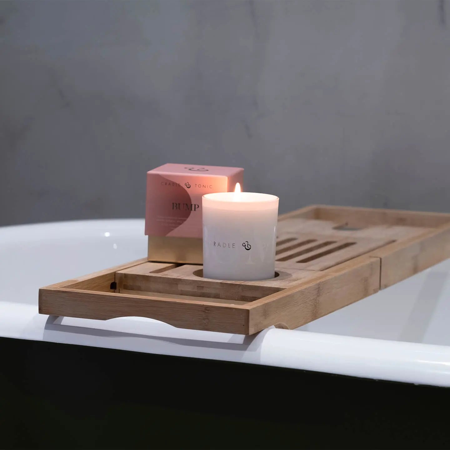 cradle-and-tonic-pregnancy-candle-duftkerze-220g-lavendel image 3